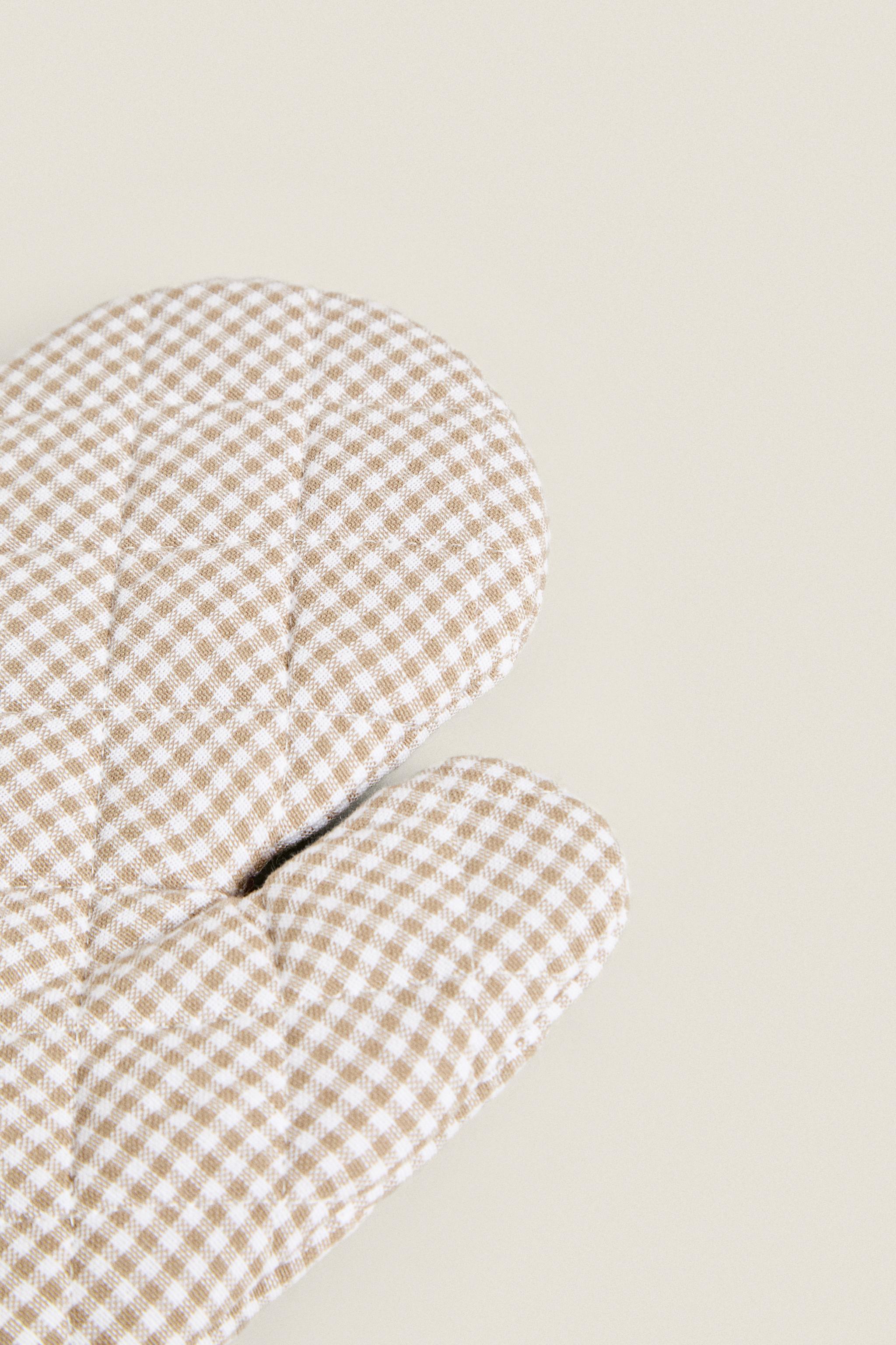 GINGHAM OVEN GLOVE